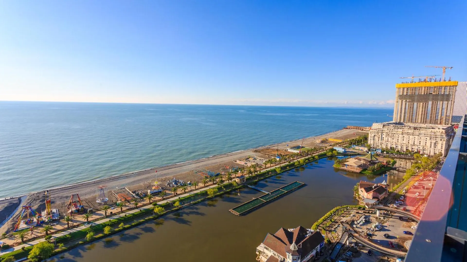 Aparthotel Seasonal - Beautiful Apartments Near The Sea - Orbi City N3 Batumi Georgia