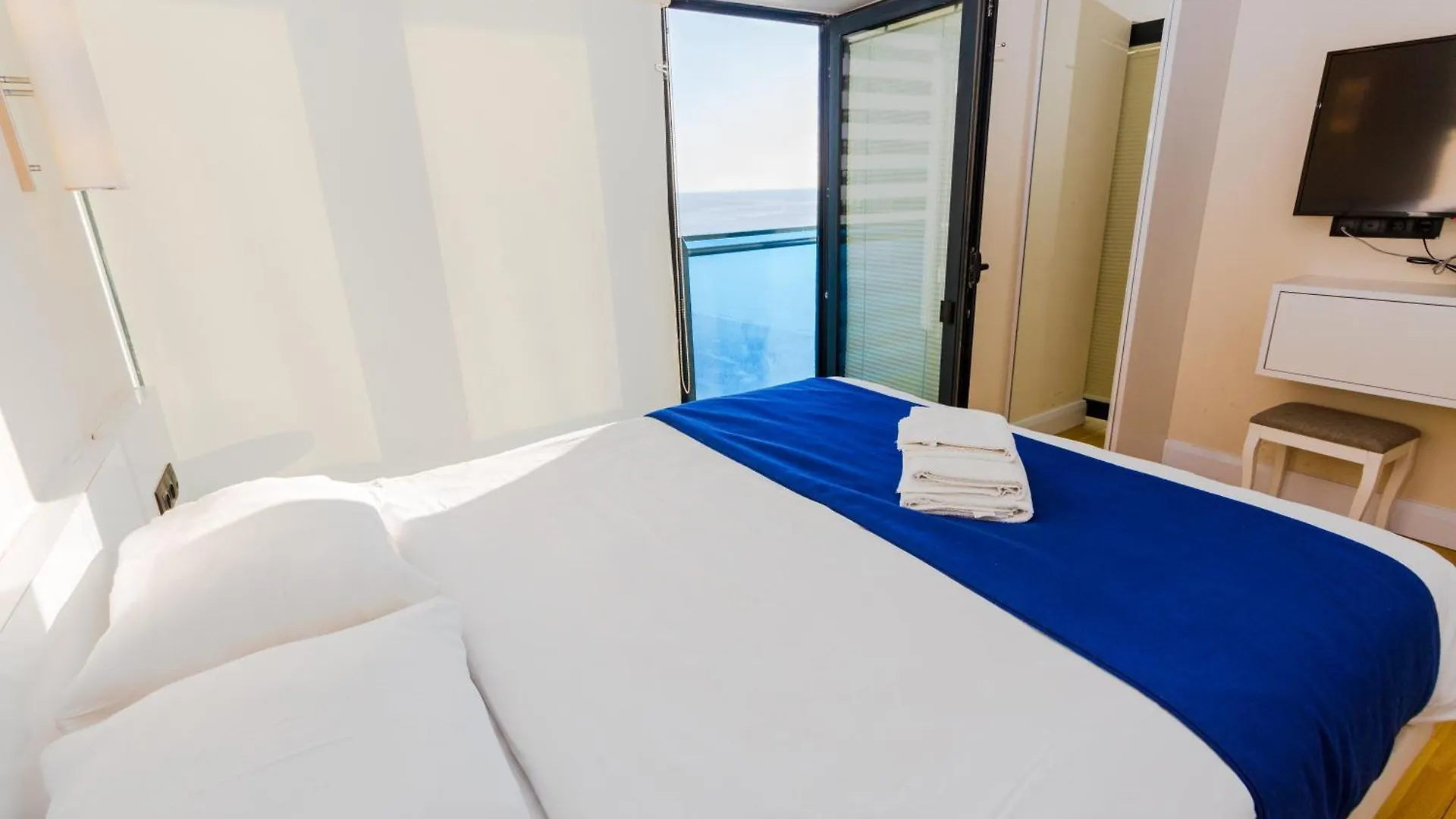 Aparthotel Seasonal - Beautiful Apartments Near The Sea - Orbi City N3 Batumi