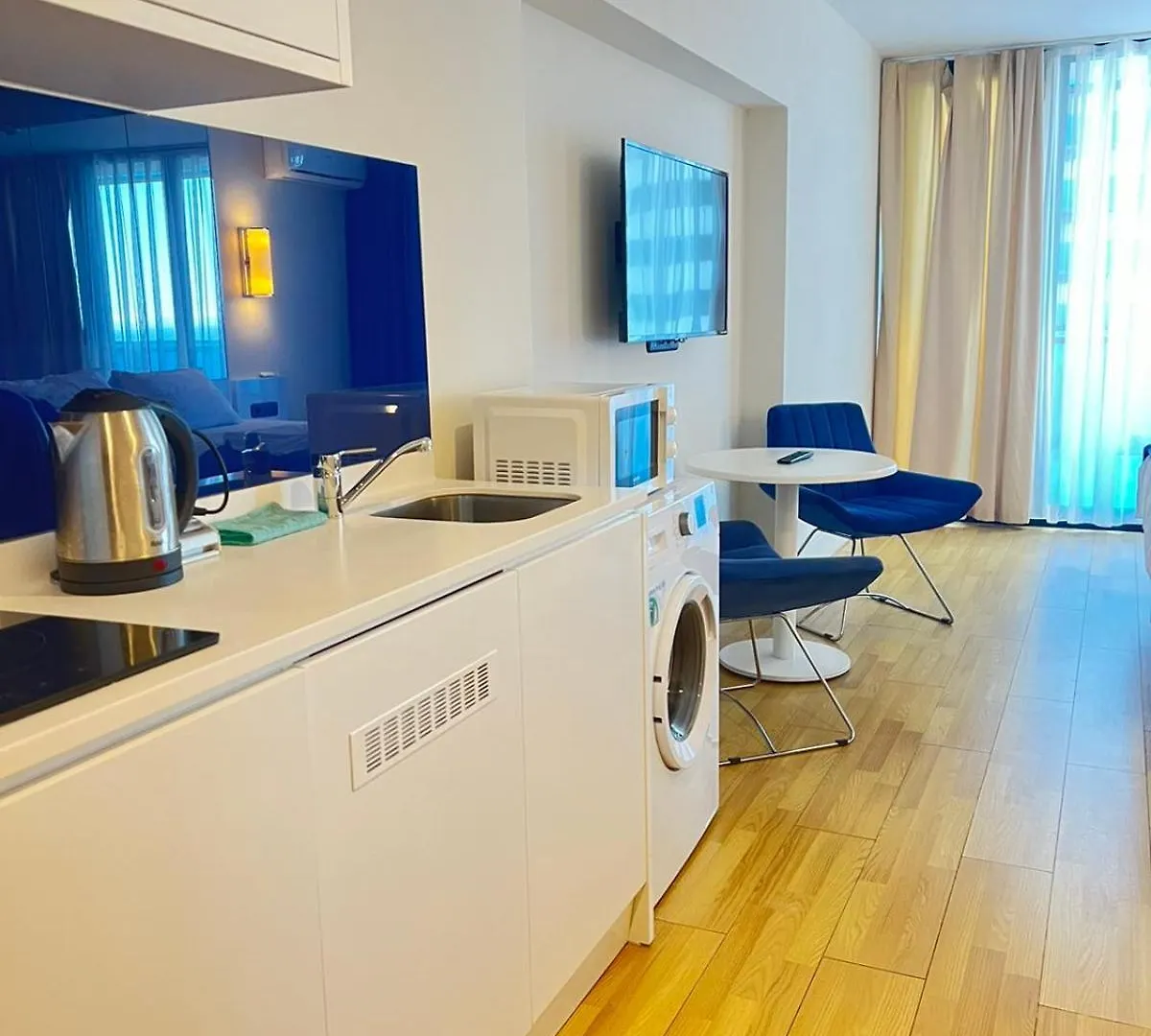 Aparthotel Seasonal - Beautiful Apartments Near The Sea - Orbi City N3 Batumi