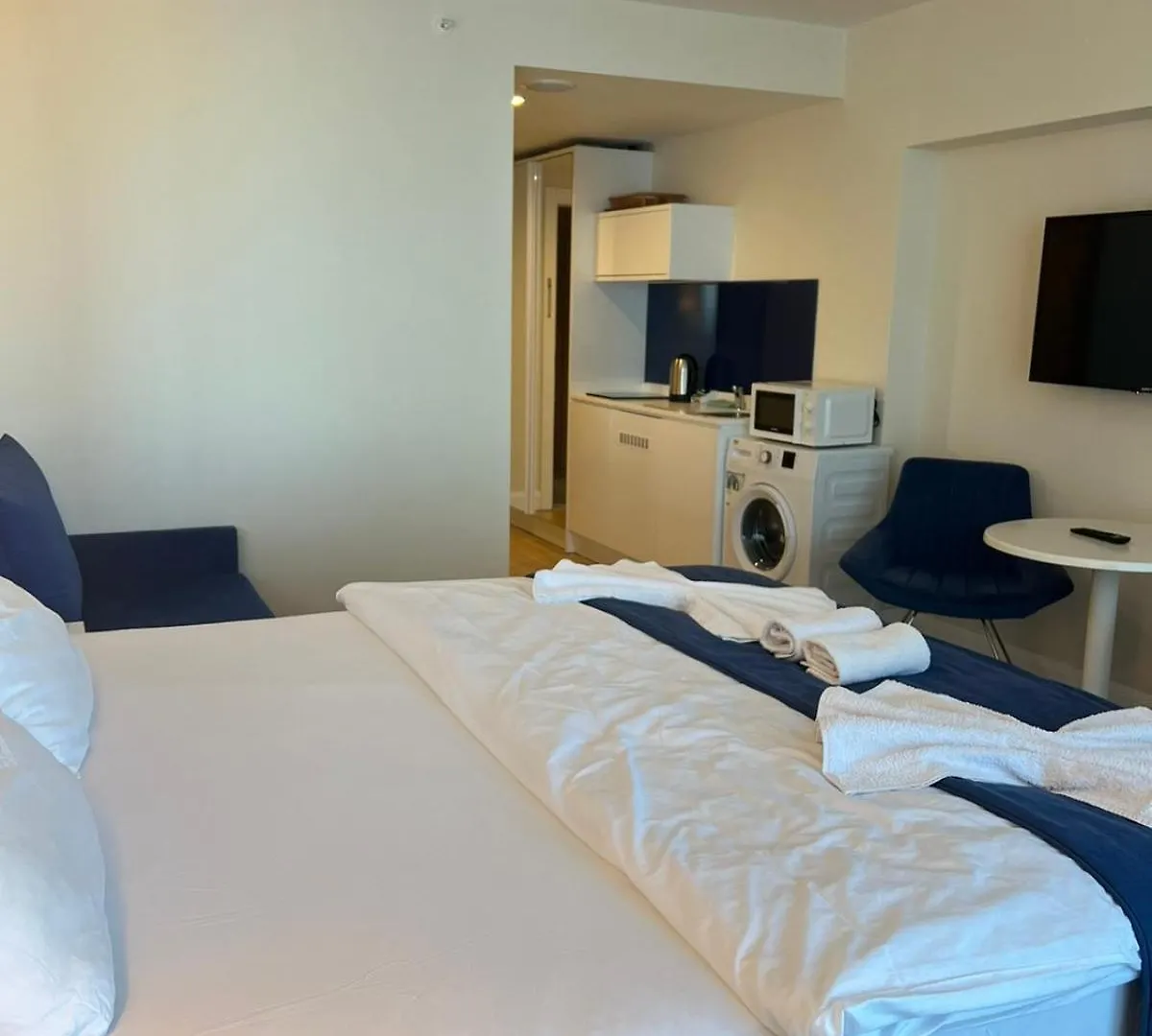 Aparthotel Seasonal - Beautiful Apartments Near The Sea - Orbi City N3 Batumi